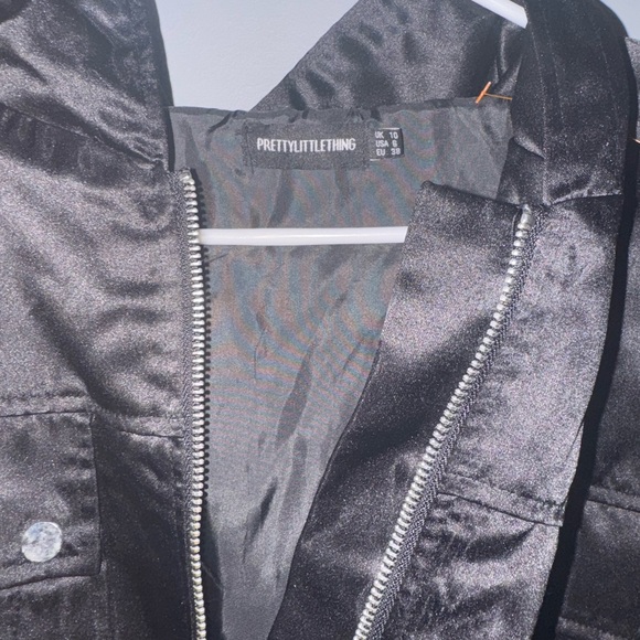 PrettyLittleThing Black Oversized Bomber Jacket with Hood - Picture 7 of 13